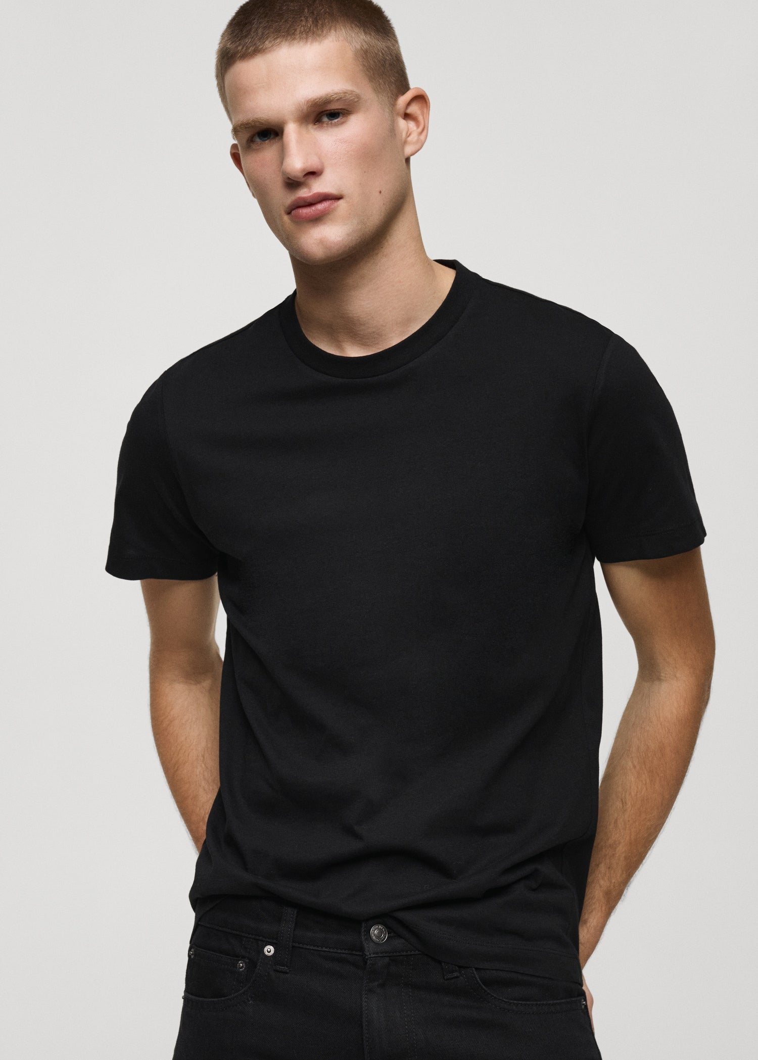 MEN\'S T-SHIRT - BLACK, MEDIUM
